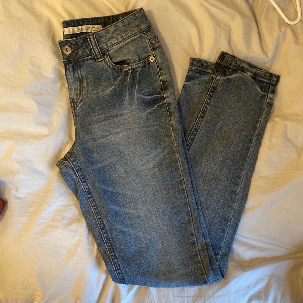 DKNY JEANS Medium Wash Zipper Pocket Skinny Jeans